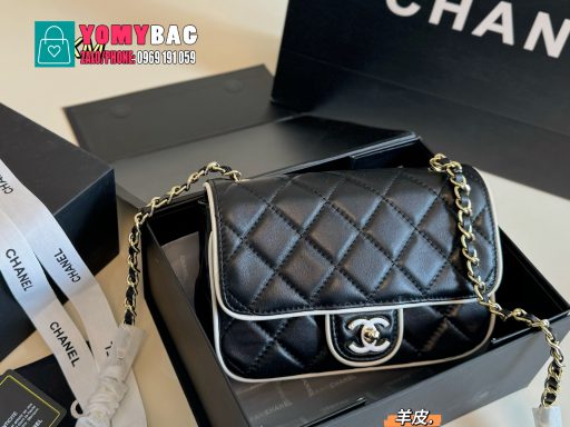 Túi xách đeo chéo Chanel size 20 cm, túi đen viền trắng xinh xắn