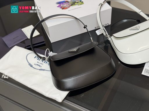 Túi xách kẹp nách Prada hobo màu đen và trắng size 28 cm, da mềm mịn