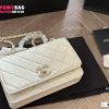 Túi xách đeo chéo Chanel woc màu trắng, màu đen thanh lịch size 19 cm