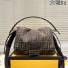 Túi xách cầm tay FENDI màu nâu trầm sang trọng size 25 cm tag vàng bắt mắt